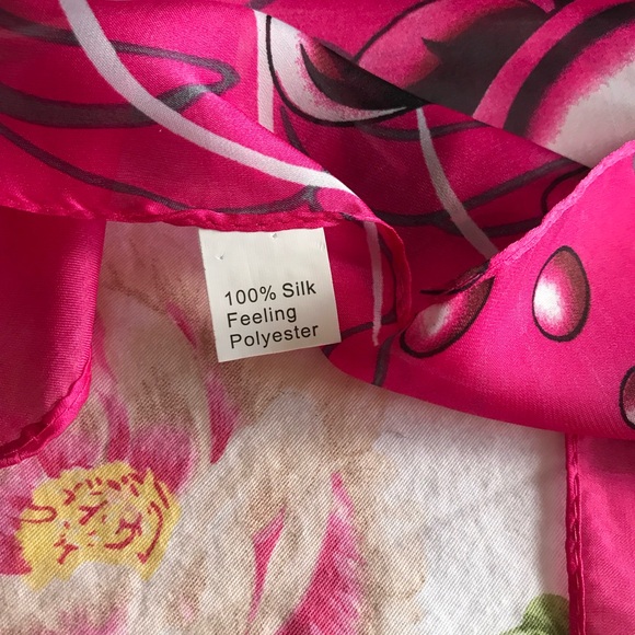 Goldfish patterned silk scarf - Picture 2 of 4